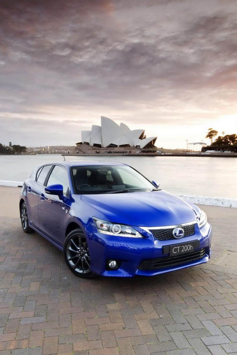  Lexus CT200h F-Sport 2010 года  (фото 6 из 8)